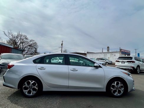 Used 2021 Kia Forte LXS FWD image 7