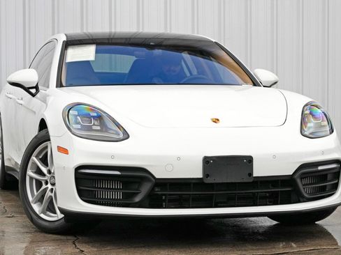 Used 2021 Porsche Panamera w/ Premium Package image 4