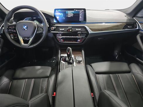 Certified 2023 BMW 530e 530e iPerformance w/ Premium Package image 9