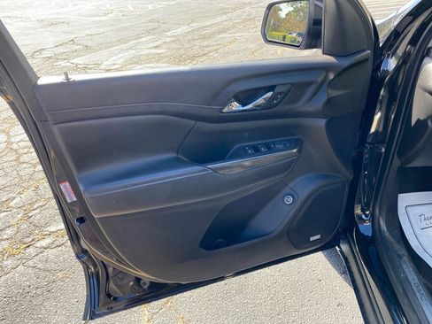 Used 2019 GMC Acadia SLT w/ LPO, Cargo Package image 10