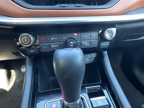 Used 2024 Jeep Compass Limited w/ Elite Group AWD/4WD image 30