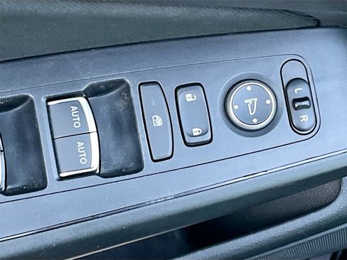 Used 2025 Honda Civic Sport image 17