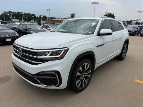Used 2021 Volkswagen Atlas Cross Sport SEL R-Line FWD image 7