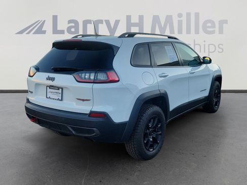 Used 2019 Jeep Cherokee Trailhawk w/ Cold Weather Group image 6