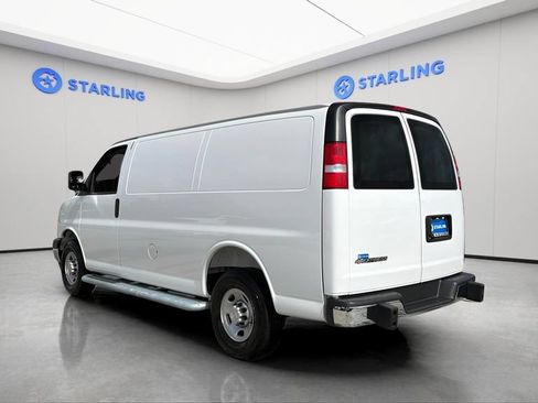 Used 2025 Chevrolet Express 2500 w/ Driver Convenience Package RWD image 5