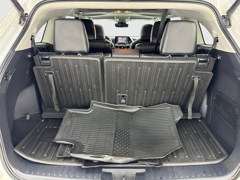 Used 2021 Toyota Highlander XLE FWD image 49