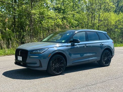 Used 2023 Lincoln Corsair AWD w/ Equipment Group 101A image 3