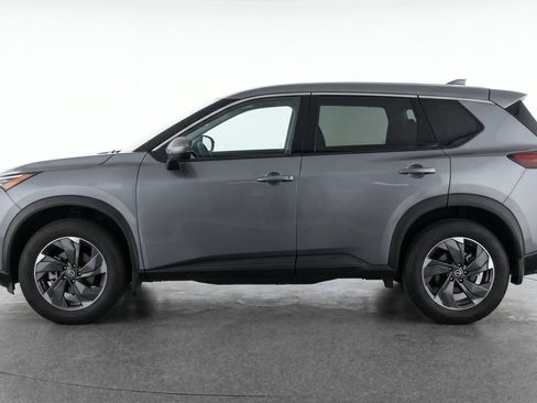 Used 2025 Nissan Rogue SV FWD image 5