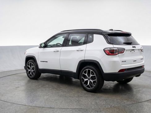 Used 2025 Jeep Compass Limited image 5