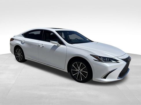 Used 2025 Lexus ES 300h w/ Premium Package FWD image 5