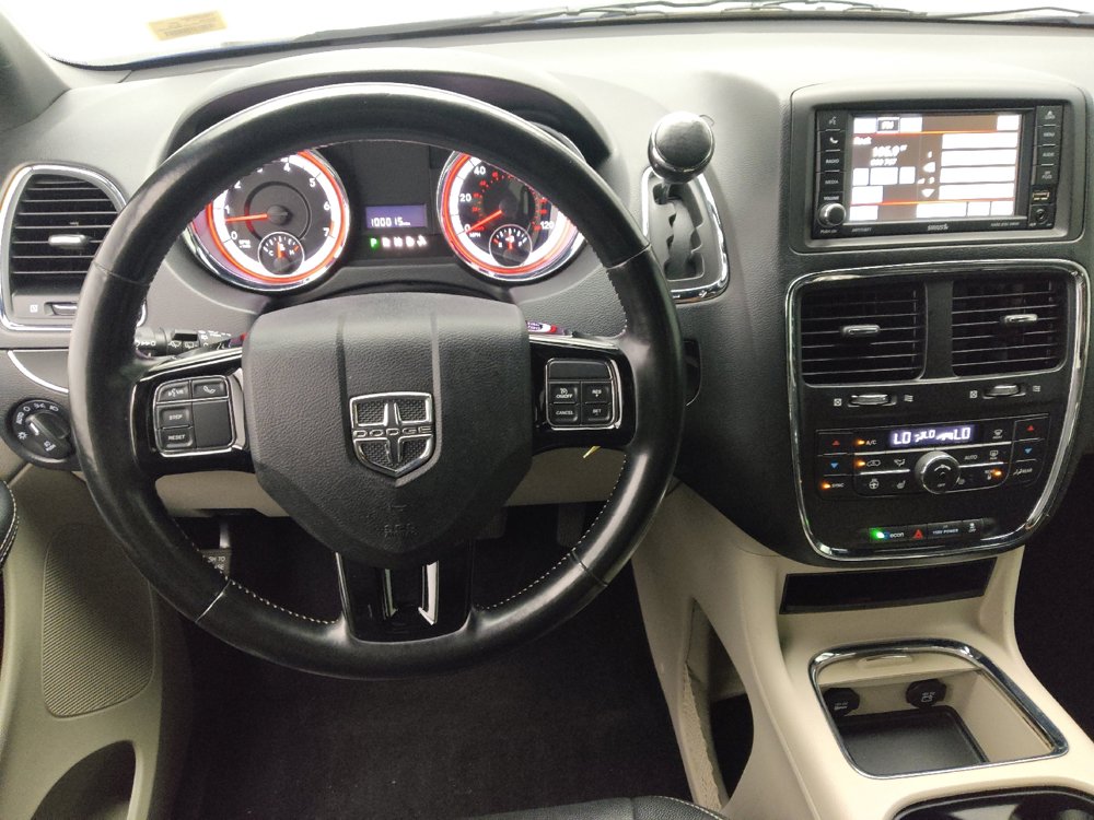 Used 2020 Dodge Grand Caravan SXT w/ Driver Convenience Group FWD image 22