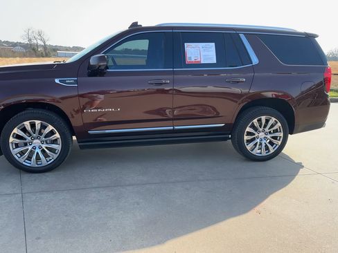 Used 2022 GMC Yukon Denali image 4