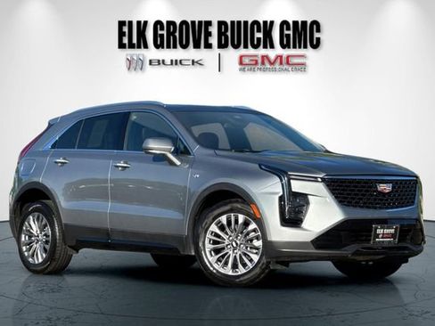 Used 2024 Cadillac XT4 Premium Luxury image 2