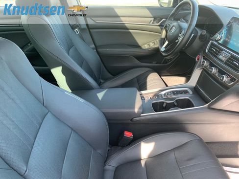 Used 2019 Honda Accord Touring image 12