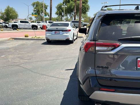 Used 2025 Toyota RAV4 XSE w/ Advanced Technology Package AWD/4WD image 8