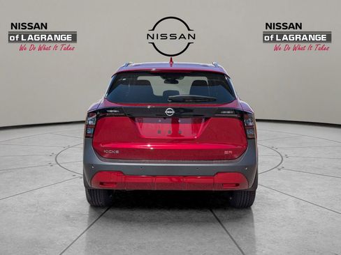 Used 2025 Nissan Kicks SR FWD image 9
