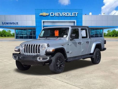 Used 2023 Jeep Gladiator Sport AWD/4WD image 2