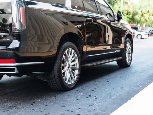 Used 2021 Cadillac Escalade ESV Luxury RWD image 10