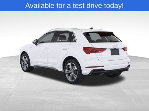 Used 2020 Audi Q3 2.0T Premium w/ Convenience Package AWD/4WD image 3