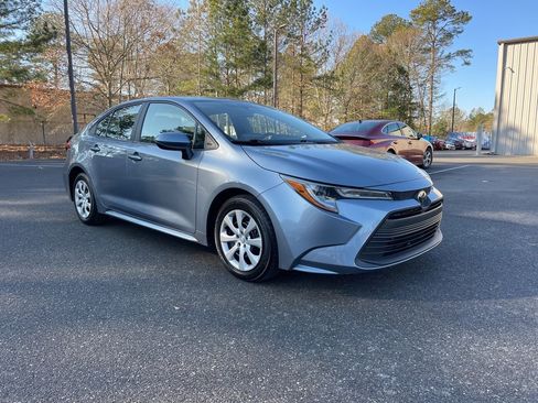 Used 2024 Toyota Corolla LE image 4
