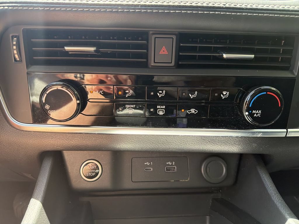Used 2023 Nissan Rogue S AWD/4WD image 14