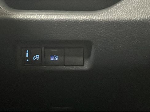 Used 2020 Toyota RAV4 XLE w/ All Weather Liner Package AWD/4WD image 27