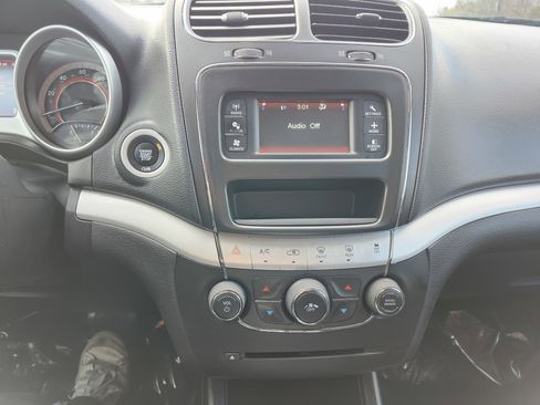 Used 2018 Dodge Journey SE w/ Popular Equipment Group FWD image 28