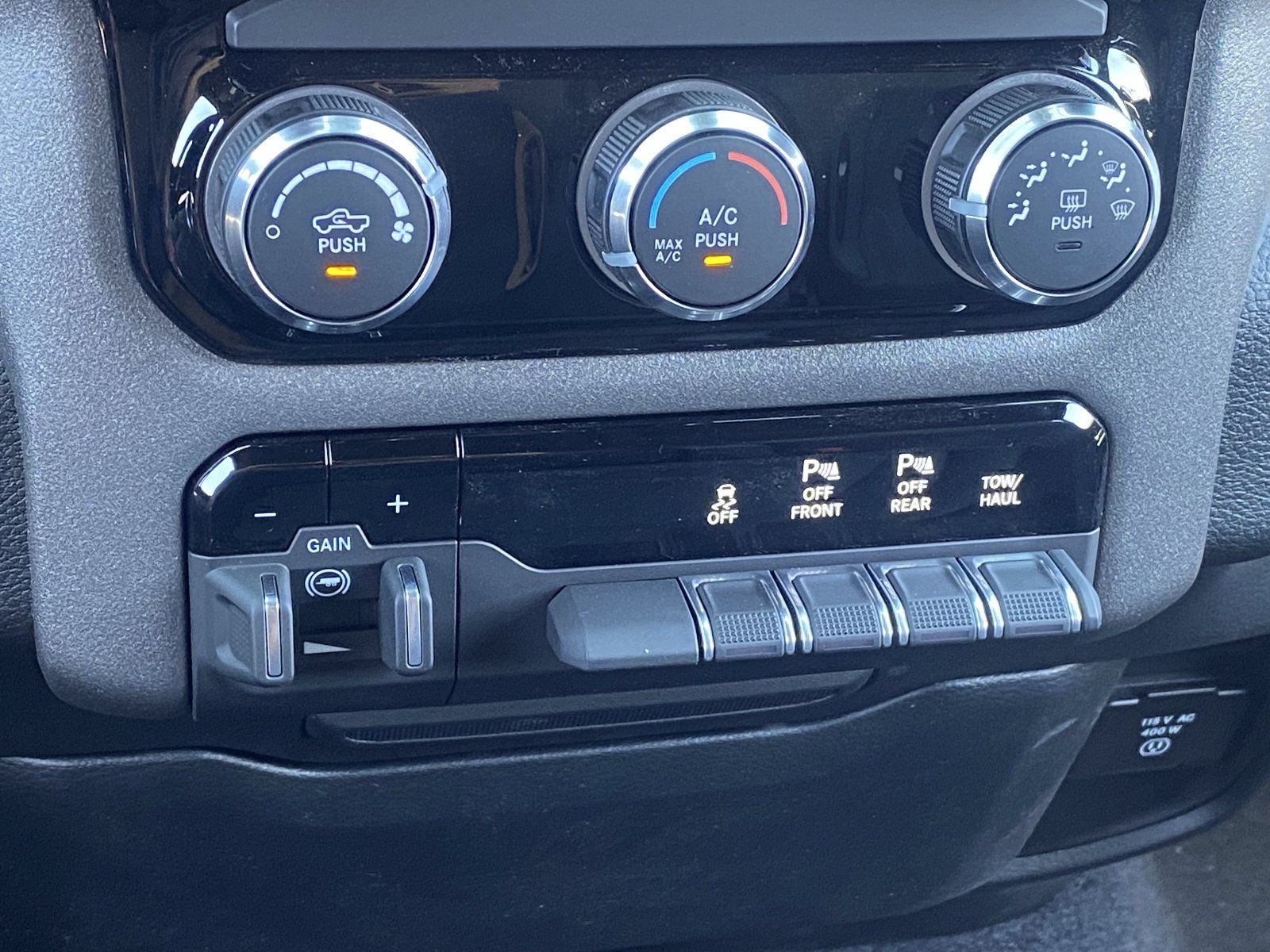 New 2026 RAM 1500 Warlock AWD/4WD image 20