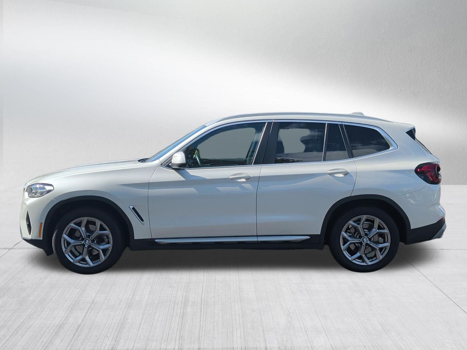 Used 2022 BMW X3 xDrive30i w/ Premium Package 2 AWD/4WD image 4