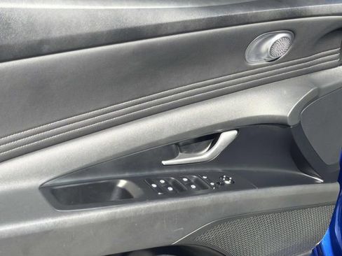Used 2025 Hyundai Elantra SEL FWD image 16