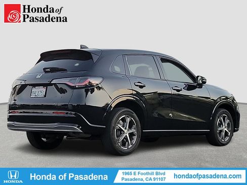 Used 2024 Honda HR-V EX-L image 2