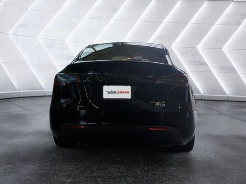 Used 2024 Tesla Model Y Long Range AWD/4WD image 5