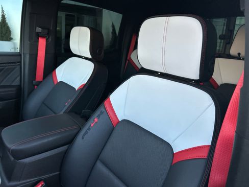 Used 2023 GMC Canyon AT4X image 31