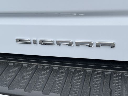 New 2026 GMC Sierra 1500 Denali w/ Denali Reserve Package AWD/4WD image 9