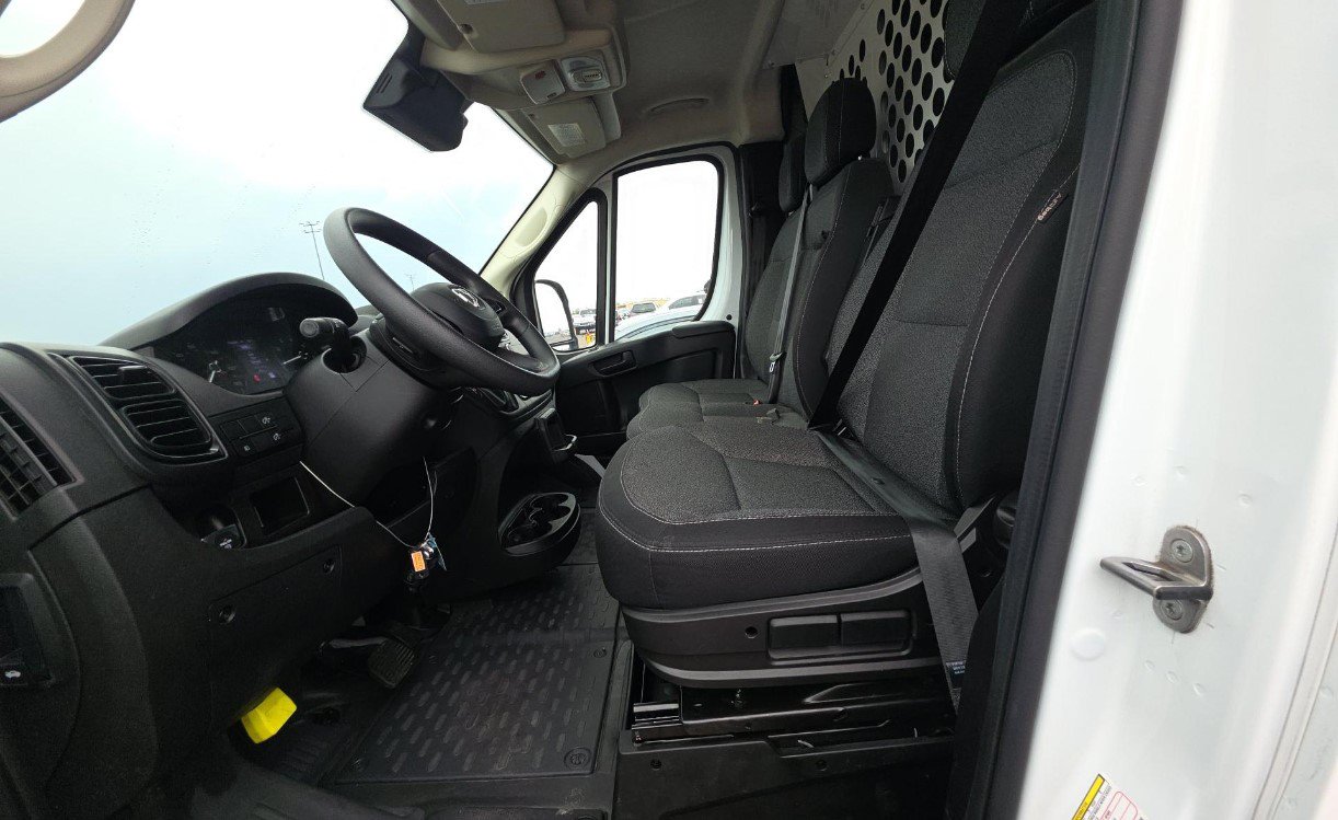 Used 2023 RAM ProMaster 2500 w/ Convenience Group FWD image 7