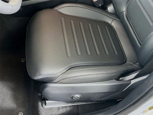 Used 2025 Mercedes-Benz GLC 300 GLC 300 image 17