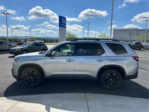 New 2026 Honda Pilot Black Edition image 5