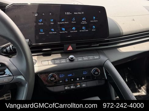 Used 2025 Hyundai Elantra SEL FWD image 17