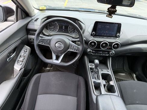 Used 2020 Nissan Sentra SV FWD image 12
