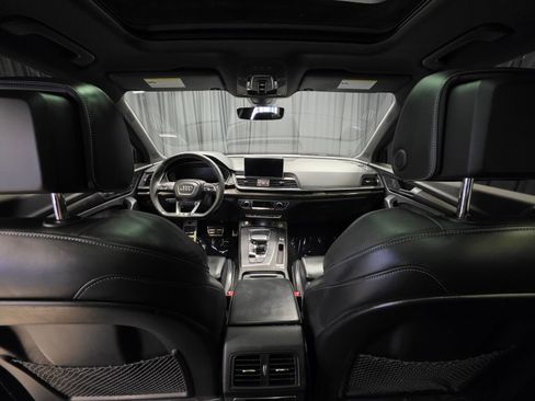 Used 2020 Audi SQ5 Premium Plus w/ Premium Plus Package image 2
