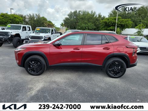 Used 2024 Chevrolet Trax ACTIV w/ Driver Confidence Package FWD image 4