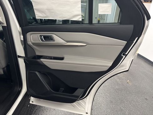 New 2026 Ford Explorer Active w/ Active Comfort Package image 27
