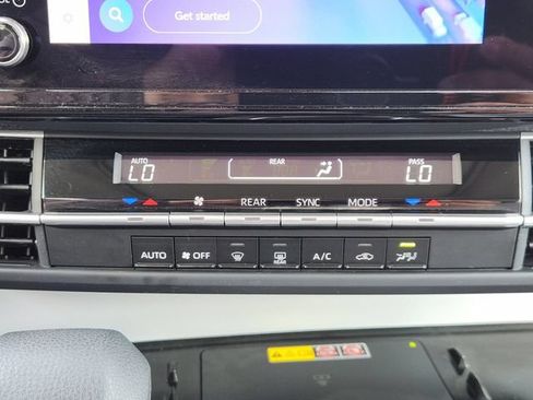 Used 2025 Toyota Sienna LE w/ LE Plus Package AWD/4WD image 18