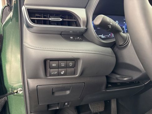 Used 2024 Toyota Highlander Platinum image 35