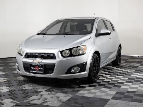 Used 2015 Chevrolet Sonic LTZ image 2