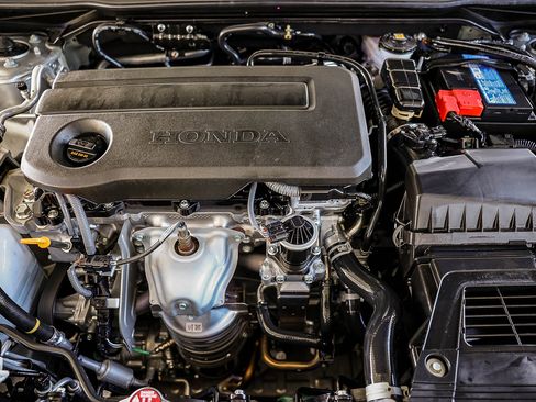 Certified 2025 Honda Civic Sport image 33