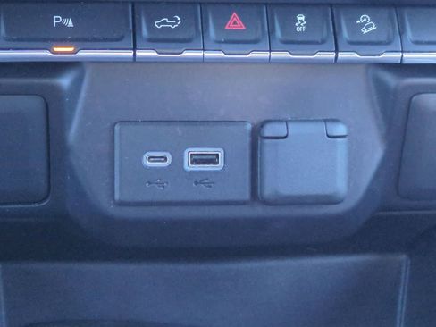 Used 2022 Chevrolet Silverado 1500 LT Trail Boss w/ Safety Package AWD/4WD image 31