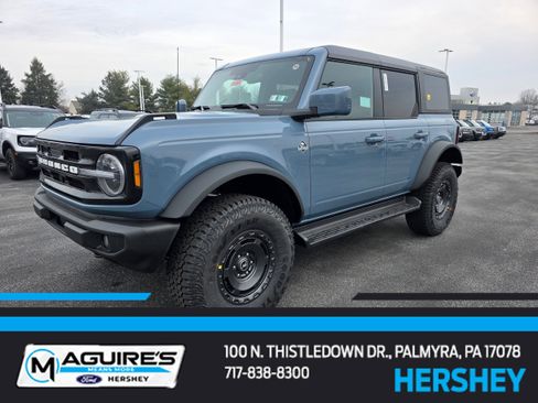 New 2025 Ford Bronco Outer Banks w/ Sasquatch Package AWD/4WD image 8
