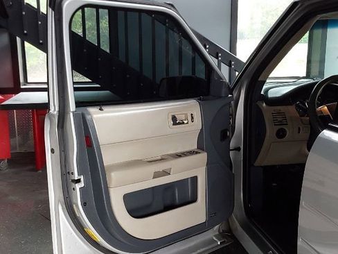 Used 2009 Ford Flex SE FWD image 13