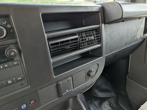 Used 2025 Chevrolet Express 2500 w/ Driver Convenience Package RWD image 16